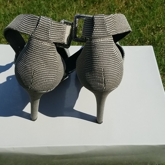 Jessica Simpson heels - Picture 4 of 6